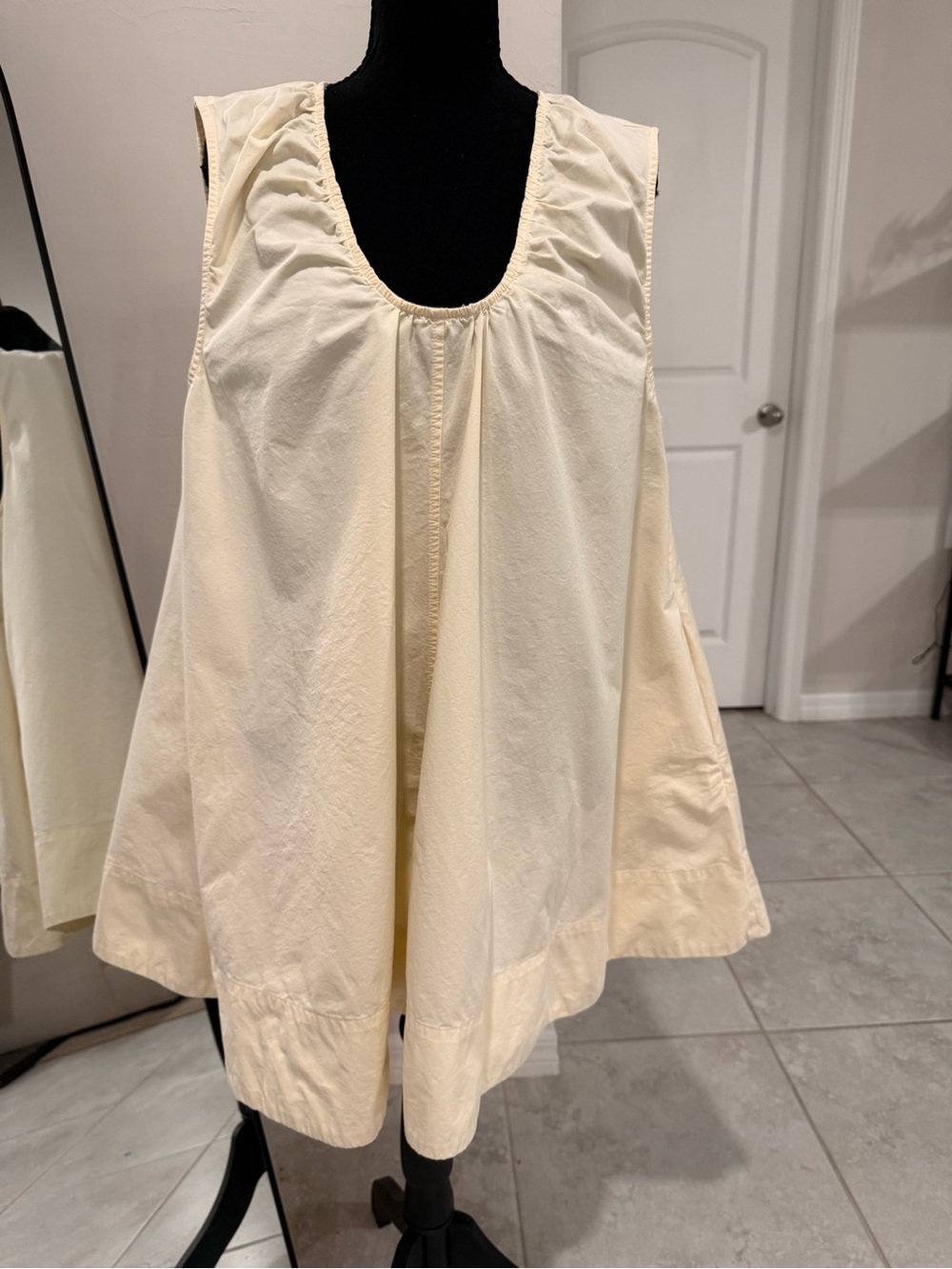 Women’s Sleeveless Scoop Neck Swing Shift Dress - Cream
